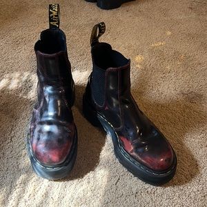2976 smooth leather platform Chelsea boot Dr. Martens